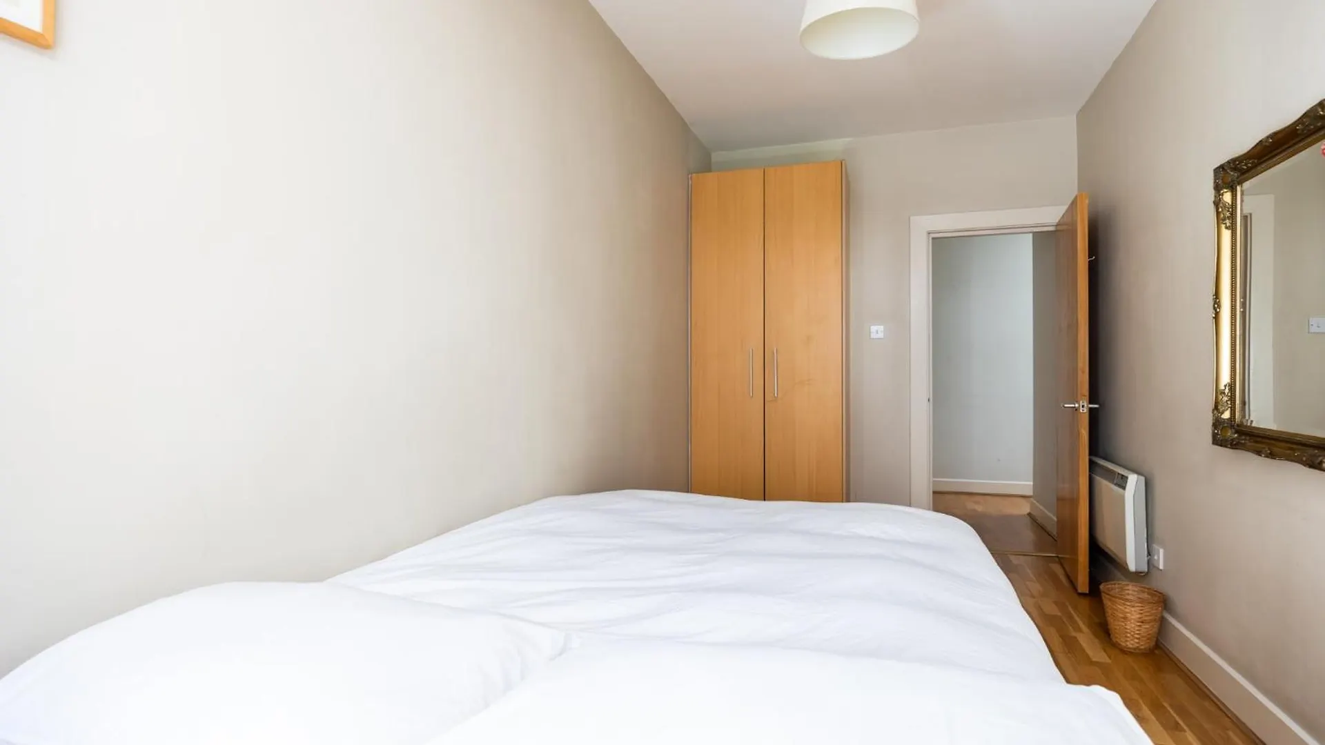 2 Bed Apartment with Roof Terrace 10 Min Walk to River Liffey Dublin
