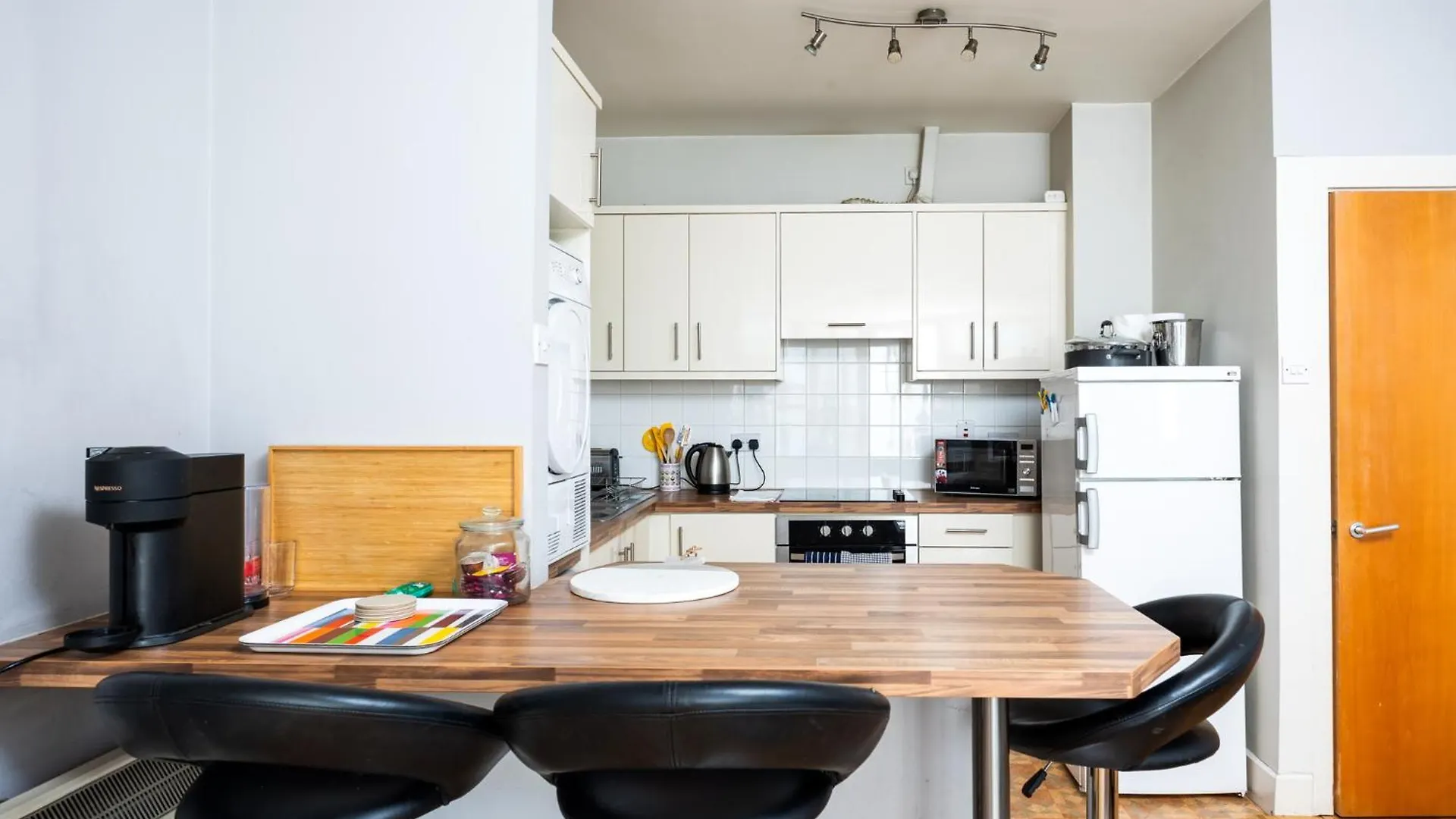 2 Bed Apartment with Roof Terrace 10 Min Walk to River Liffey Dublin