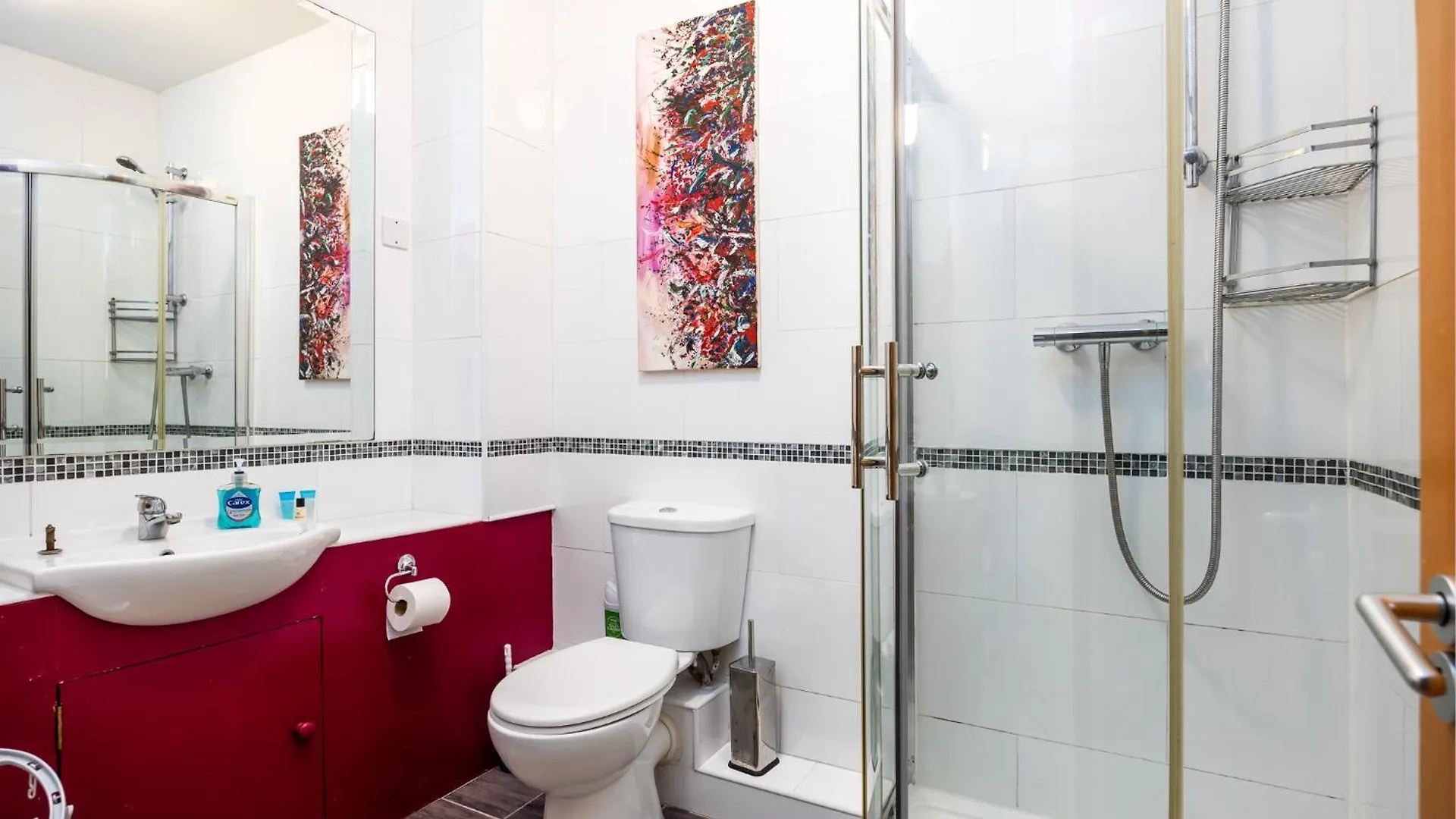 2 Bed Apartment with Roof Terrace 10 Min Walk to River Liffey Dublin