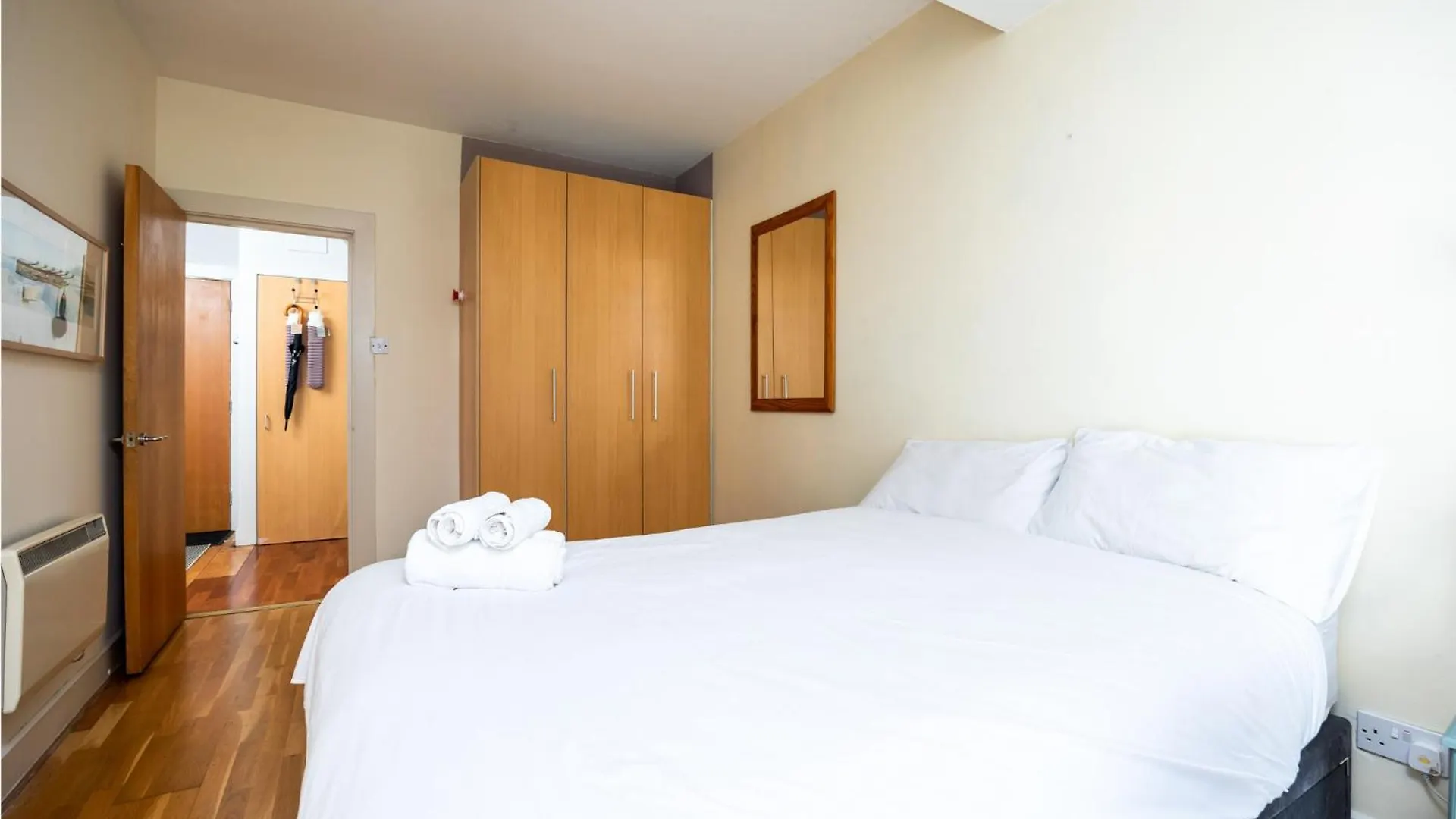 2 Bed Apartment with Roof Terrace 10 Min Walk to River Liffey Dublin Irsko